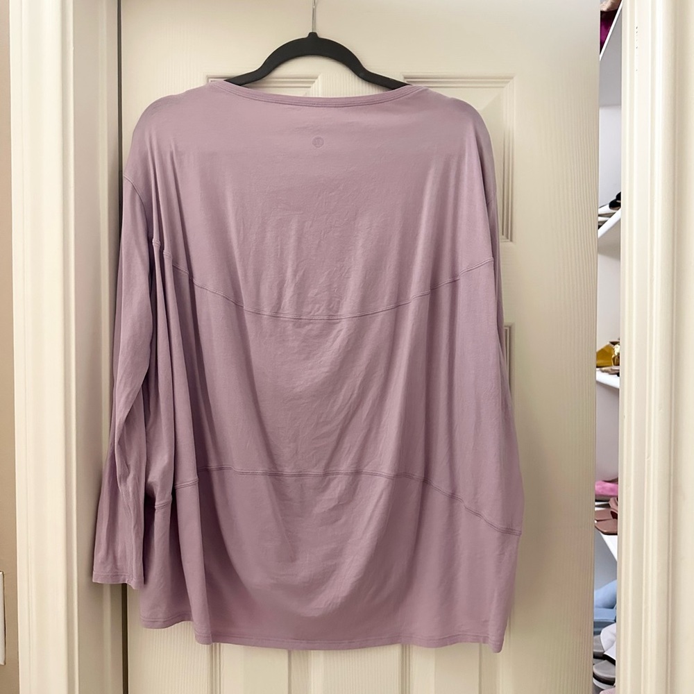Lululemon tee